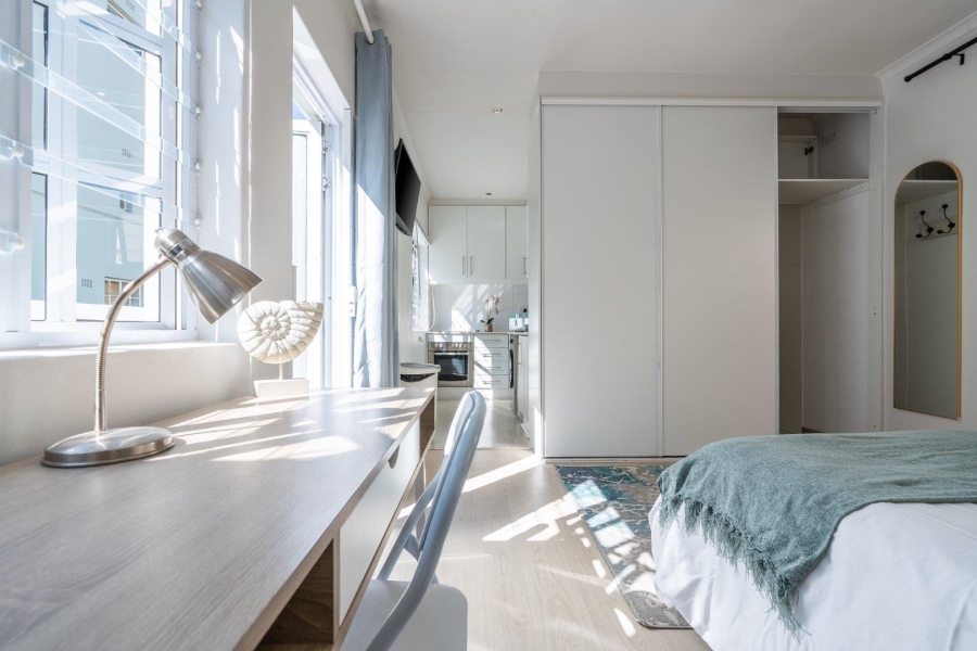 1 Bedroom Property for Sale in Green Point Western Cape